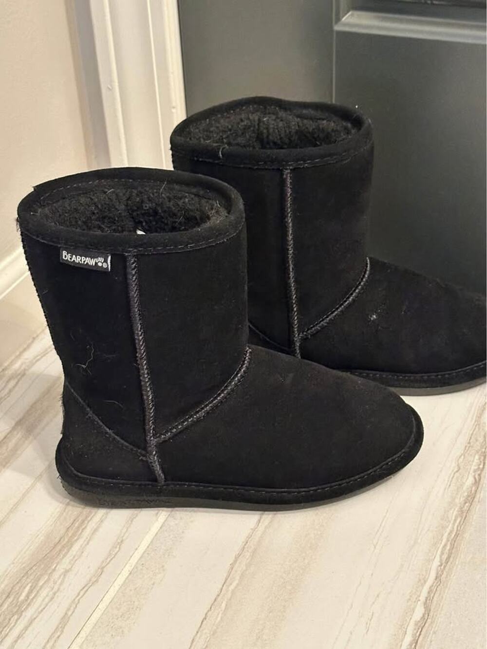 Bearpaw Youth Size 1 Suede Boots Black